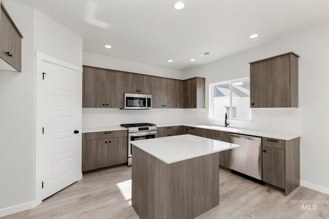 2415 N Silver Wolf Place, Star, ID 83669 - photo 5