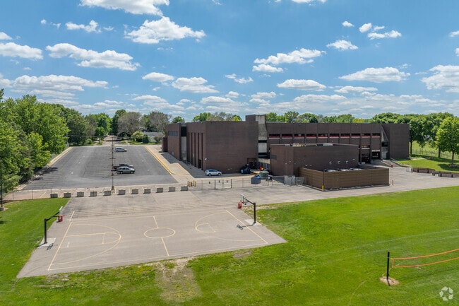 John Adams Middle has a 38:1 student-teacher ratio.