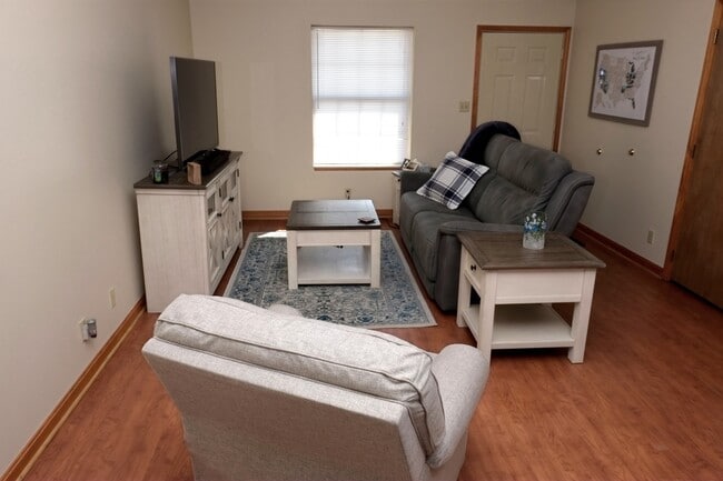 401 Fielding Ct, Mount Vernon, IN 47620 - photo 5