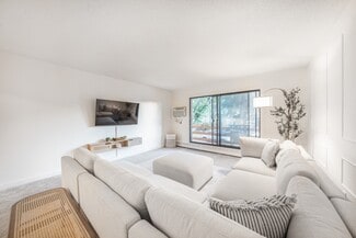 4371 Wilshire Blvd Unit B203, Mound, MN 55364
