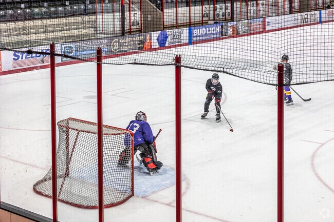 Mason City Arena is home to the Mason City Hohawks, a hockey program with teams in several age groups.