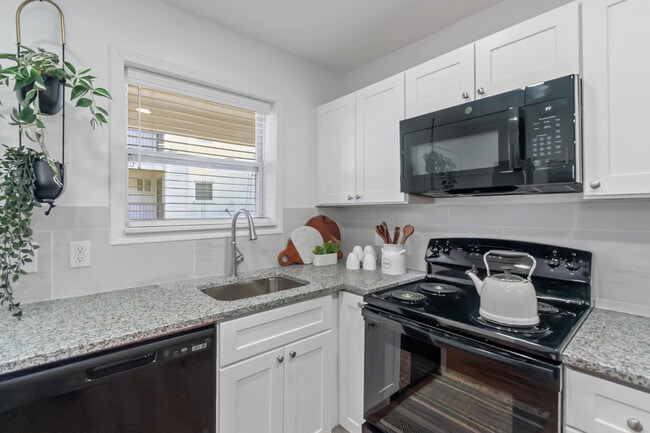 The Avenue at 3060, Atlanta, GA 30311 - photo 3