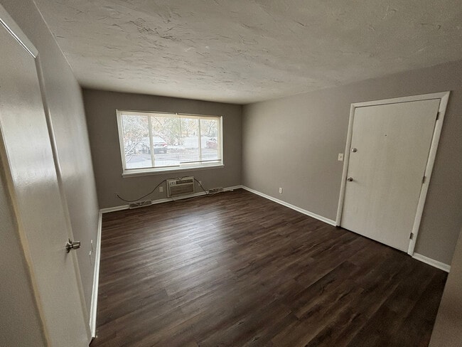 Robin's Nest Apartments, Cleveland, OH 44128 - photo 2