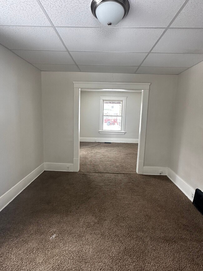 872 E Crosier St, Akron, OH 44306 - photo 6