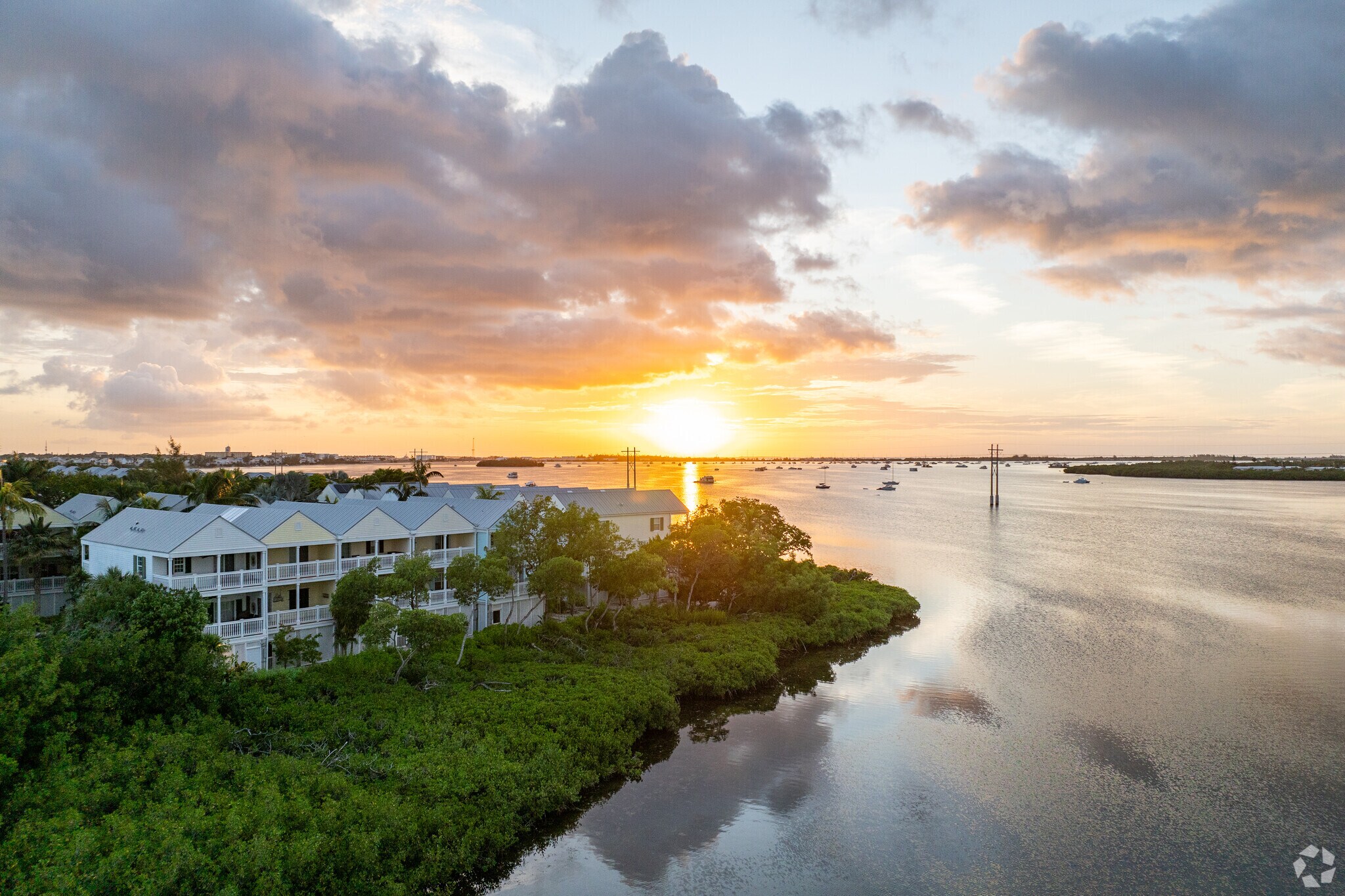 You will see amazing sunsets from Mid Town and you can enjoy the views.