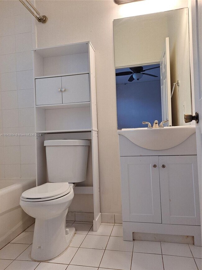 632 SW 107th Ave unit 606 2 STORIES CONDO, Pembroke Pines, FL 33025 - photo 7