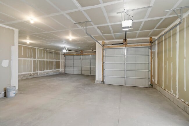 2409 W 2950 N, Farr West, UT 84404 - photo 5