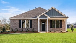 497 Golden Oaks Cir, Dothan, AL 36301