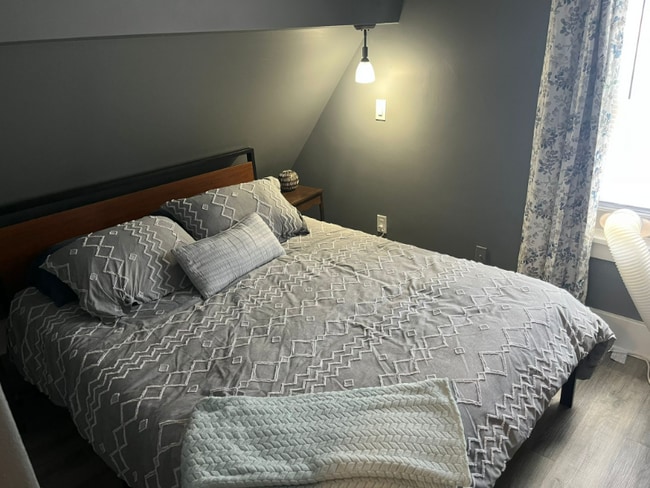 207 New York St, La Porte, IN 46350 - photo 4