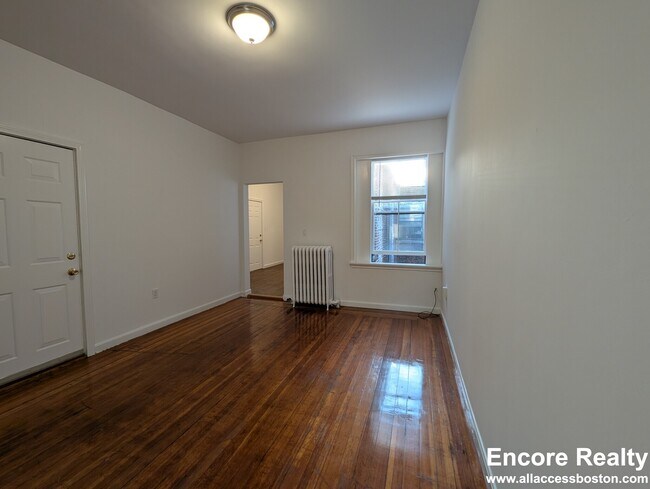 31 Temple St unit 10H, Boston, MA 02114 - photo 3