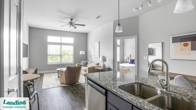 18101 Point Lookout Dr unit 473, Nassau Bay, TX 77058 - photo 4