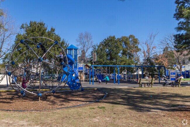 Unplug and unwind at Fairhopers Community Park, Fairhope’s hidden gem.