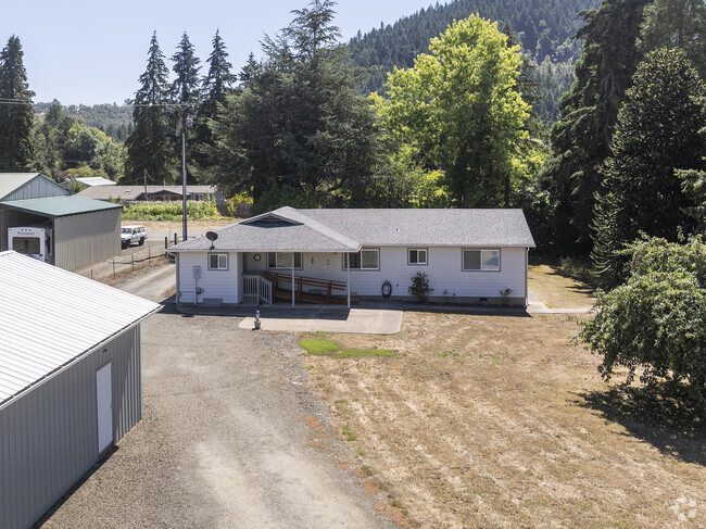 The rural dream in Tenmile, Oregon, where farms, fields, and forests meet.