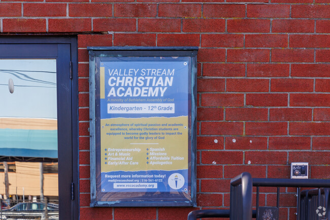 Valley Stream Christian Academy has a student-teacher ratio of 6 to 1.