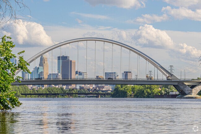 Marshall Terrace Park has a great view of the city from the riverside.
