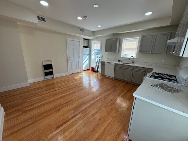2028 Massachusetts Ave unit 1, Cambridge, MA 02140 - photo 2