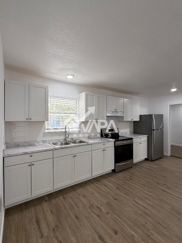 202 Florencia Ave, San Antonio, TX 78228 - photo 4