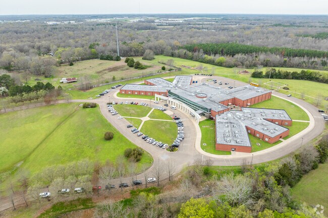 In Canton Madison Crossing Elementary has 697 students in K through 5th grade.