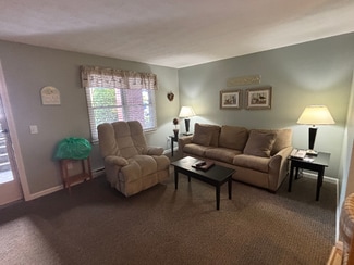 1351 Post Rd, Wells, ME 04090