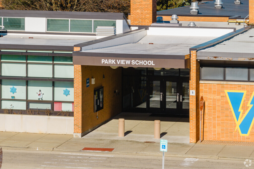Park View Elementary has a student teacher ratio of 13 to 1.