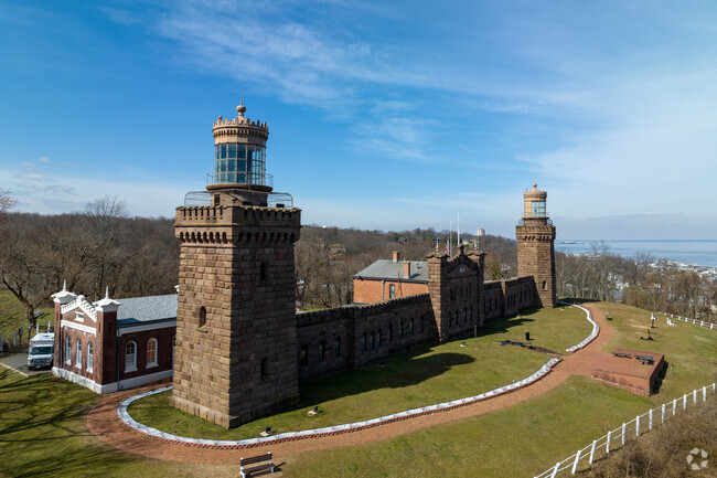Twin Lights Lighthouse