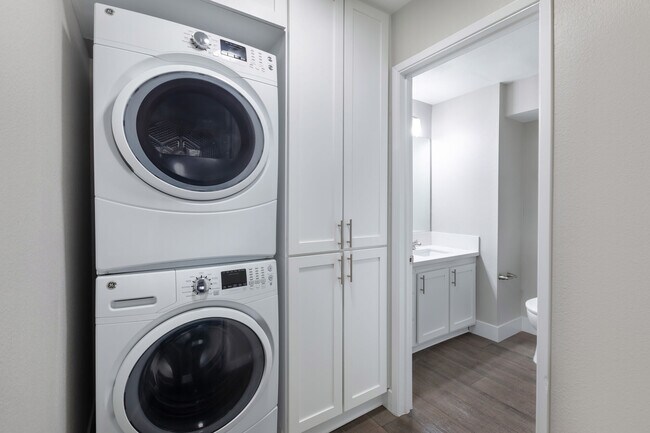 310 Jefferson Apartments, Placentia, CA 92870 - photo 7