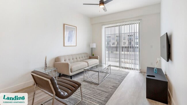 650 E Sycamore St unit 3210, Denton, TX 76201 - photo 2