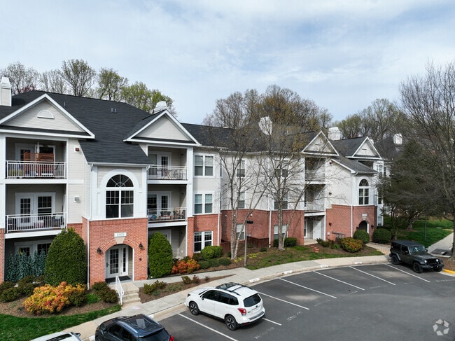 North Reston has a great selection of 2-bed condos to choose from.