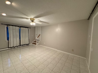 35 Evers St, Bridgeport, CT 06610