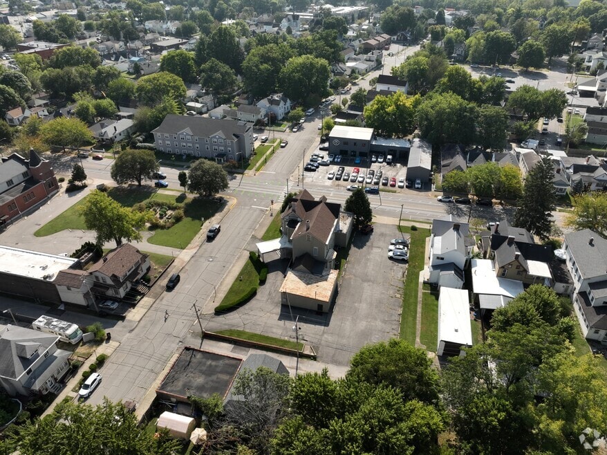 1217 E Spring St, New Albany, IN 47150 - photo 2