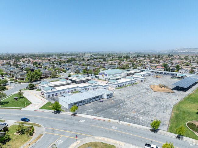Located in Salinas' Alisal Union, Creekside Elementary serves grades K-6.