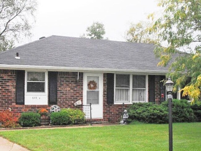 Welcome to the Fieldcrest Apartments!, Upland, IN 46989 - photo 4