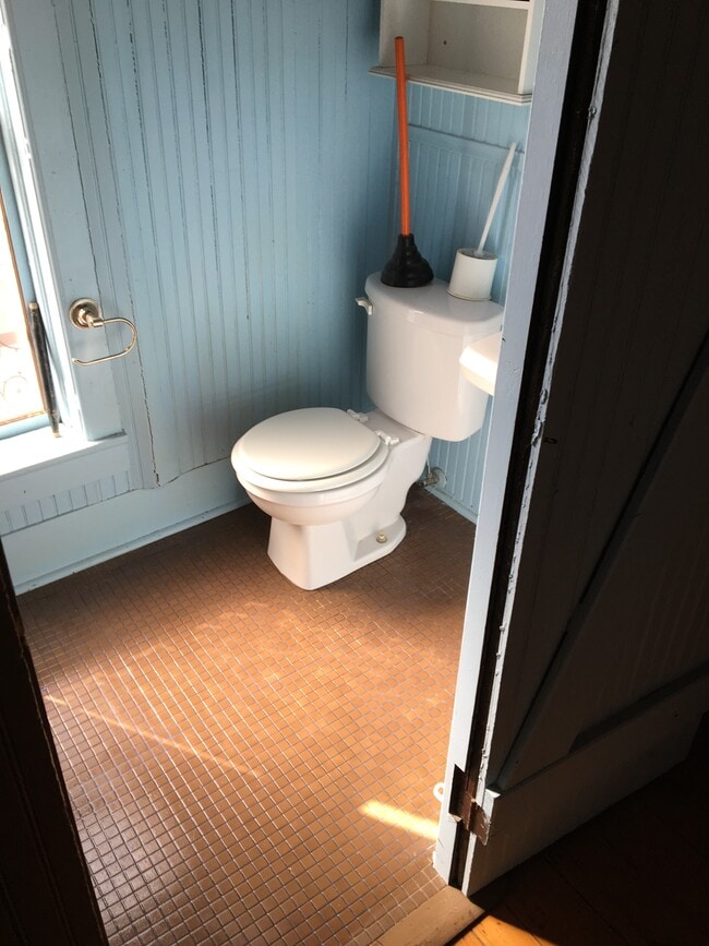 30 1/2 Public Square, Medina, OH 44256 - photo 4