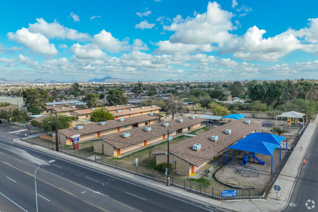 Sunland Elementary in Phoenix offers a nurturing environment for young learners.