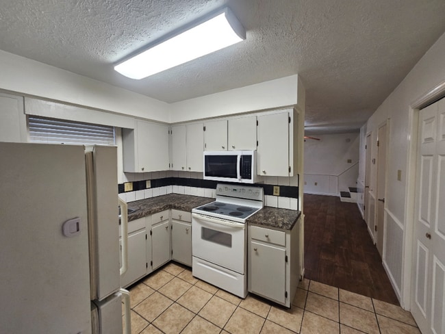 1926 Martin St, Conway, AR 72034 - photo 3