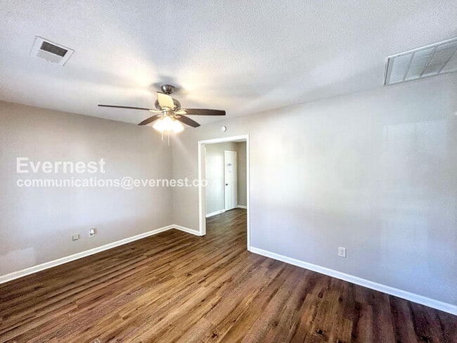 1582 Custer Dr, Southaven, MS 38671 - photo 2