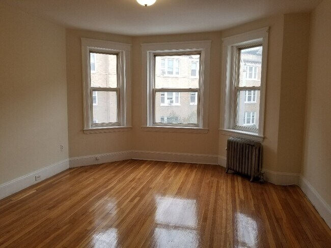 229 Freeman St unit 4, Brookline, MA 02446 - photo 7