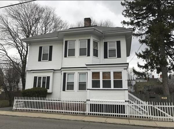 Cute house in Salem near the train station