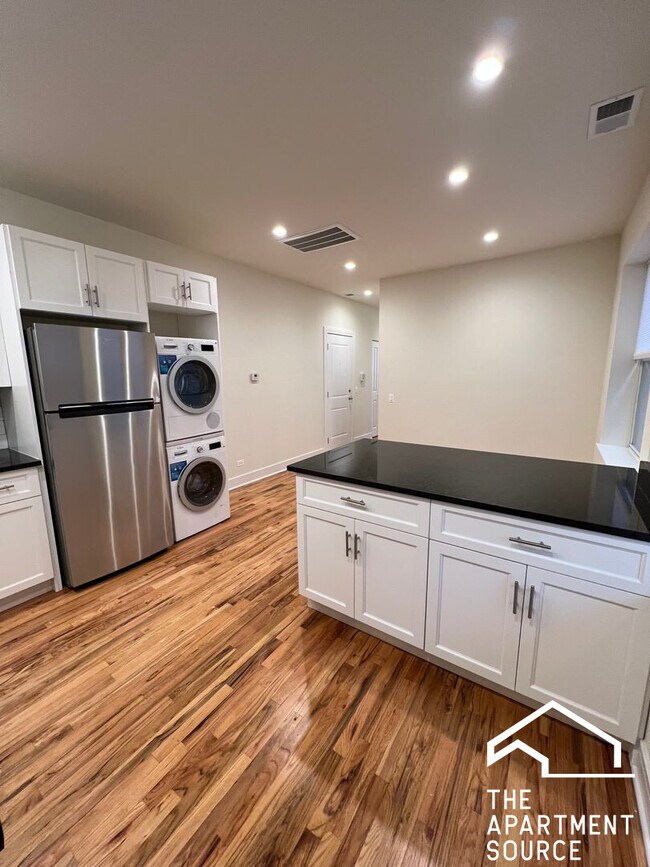 3230 N Clark St unit 3F, Chicago, IL 60657 - photo 5