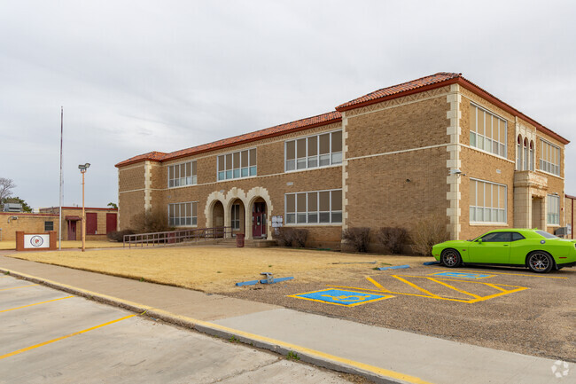 Plainview Collegiate High School is igniting the spark of imagination.