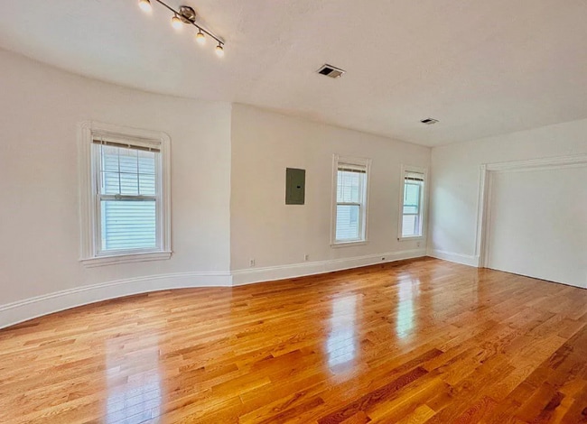 98 Harrishof St unit 2, Dorchester, MA 02121 - photo 3