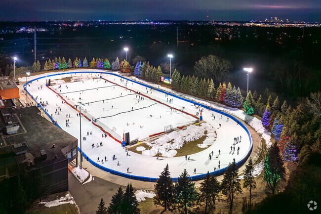 Skate along the festivley lit oval at Roseville's New Years Eve on Ice.