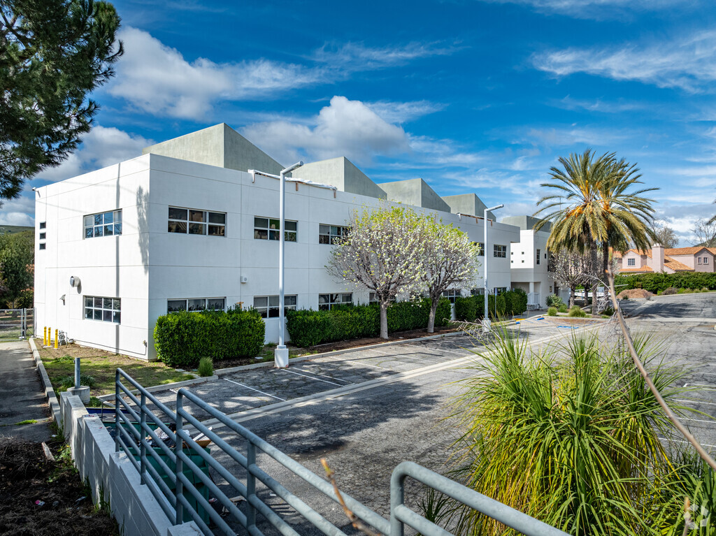 Qualia: The school for Deeper learning is a private school located in Agoura Hills, CA.