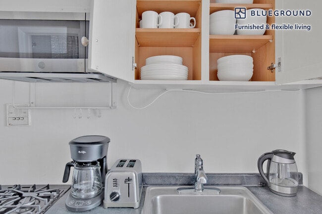 51 Leroy St unit FL2-ID888, New York, NY 10014 - photo 6