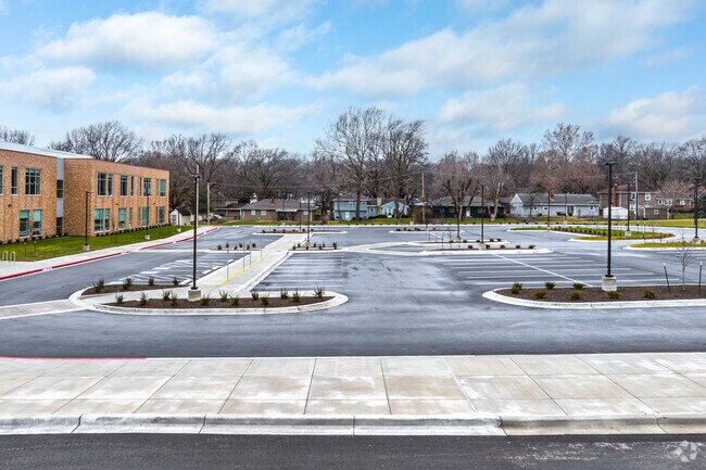 Pawnee Elementary School has a large parking lot for parents and teachers.