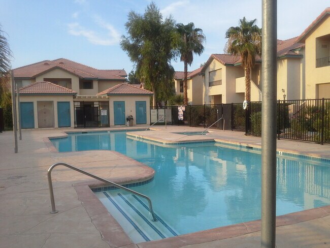 1100 Rodeo Dr unit 747, Imperial, CA 92251 - photo 2