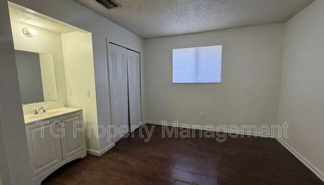 5144 Westchase Ct unit 4, Jacksonville, FL 32210 - photo 6