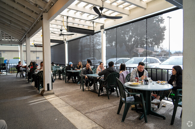 Bill's Cafe offers amazing breakfast options and it is located in the Makati area.