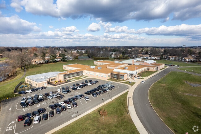 Ethel McKnight Elementary School has a student-teacher ratio of 11-1.