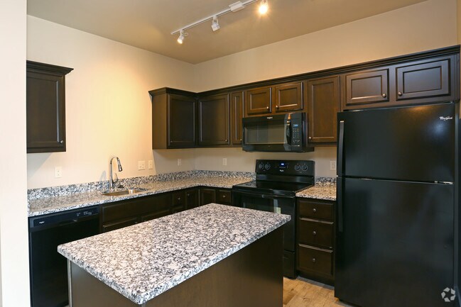 2BR, 2.5BA - Loon - Kitchen